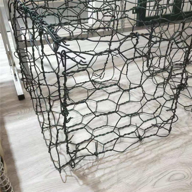 六角网挡墙防腐